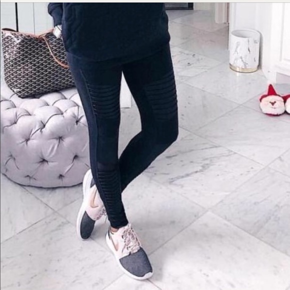 NWT Nike Roshe Two Knit WMNS - Picture 3 of 6